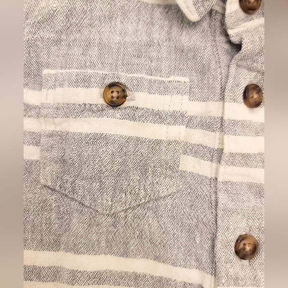 Carters Baby Boy, Gray & White Striped, Linen Romper, size 24 months - Picture 5 of 7